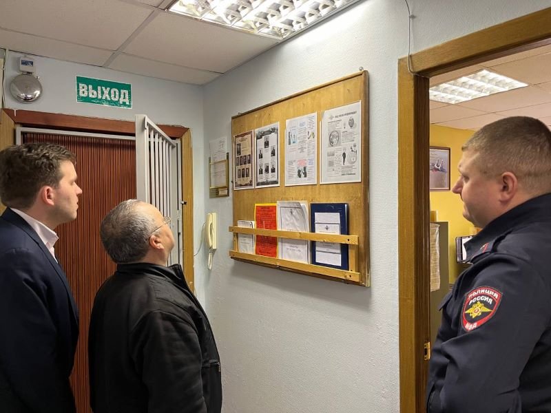 В Жуковском общественники проверили участковые пункты полиции